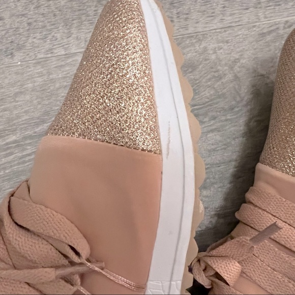 Qupid womens sneakers pink with rose gold sparkle on toes and heel size 8 - Picture 10 of 13